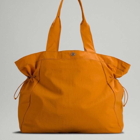 lululemon athletica Handbags - Lululemon Side-Cinch Shopper Tote 18L